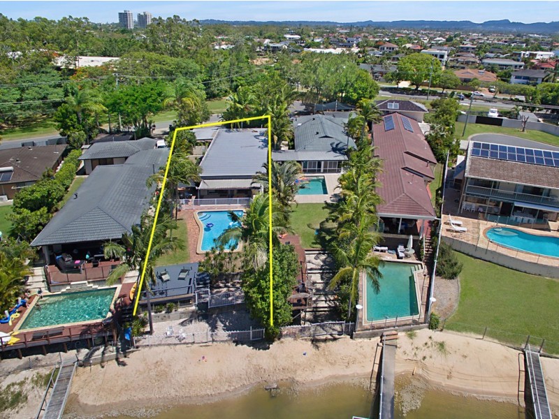 37 Holland Court, Broadbeach Waters QLD 4218