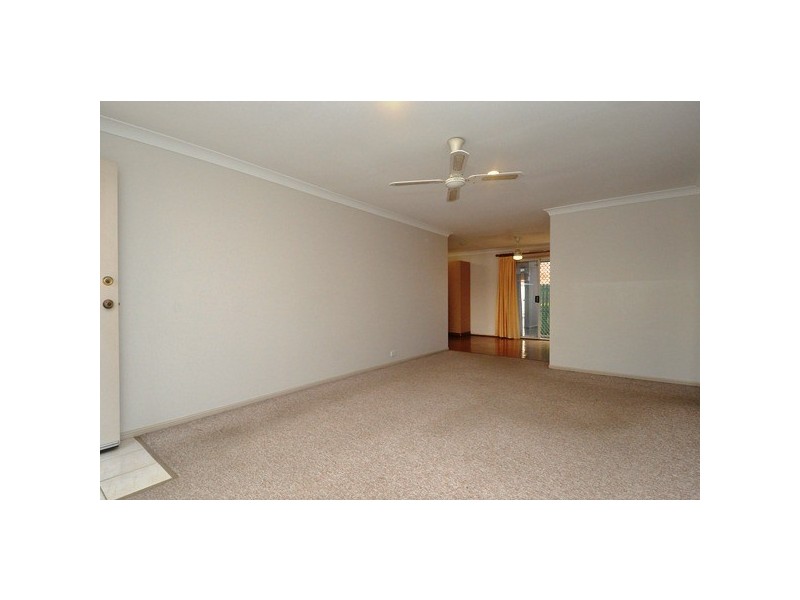 2/10 Coventry Court, Labrador QLD 4215