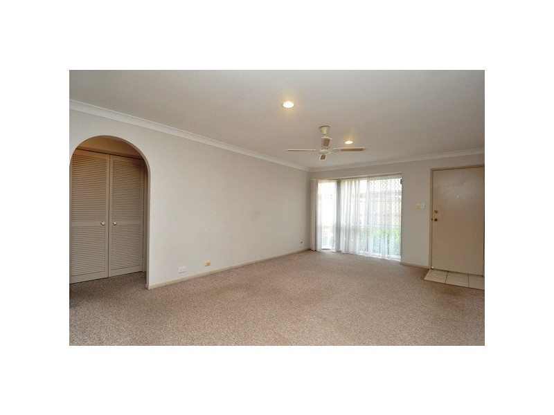 2/10 Coventry Court, Labrador QLD 4215