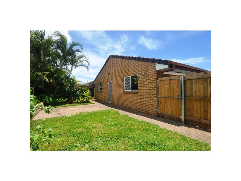 2/10 Coventry Court, Labrador QLD 4215