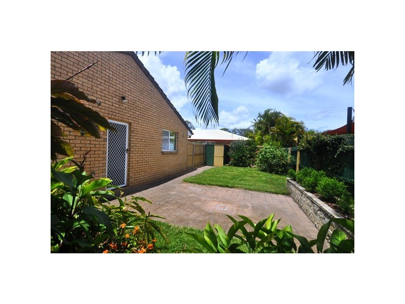 2/10 Coventry Court, Labrador QLD 4215