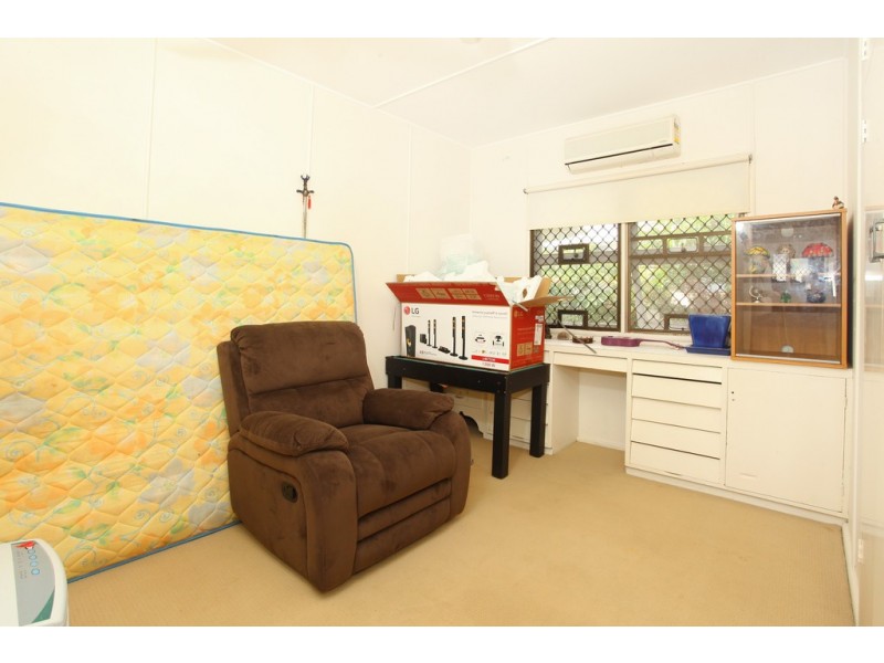 115 Falconer Street, Southport QLD 4215