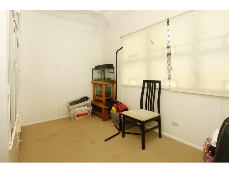 115 Falconer Street, Southport QLD 4215