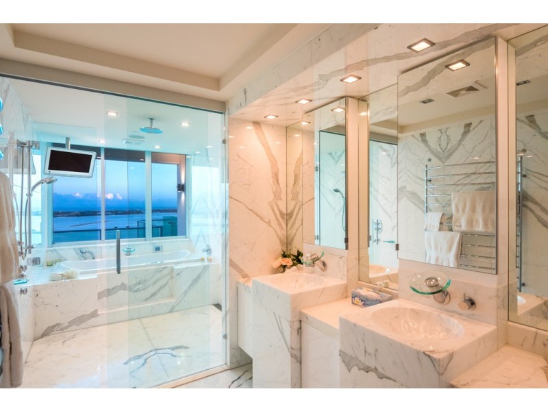 1703 ‘Aqua’ 300 Marine Parade, Labrador QLD 4215