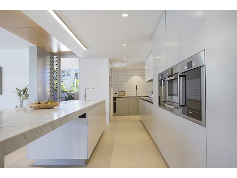 50 Woodroffe Ave, Main Beach QLD 4217