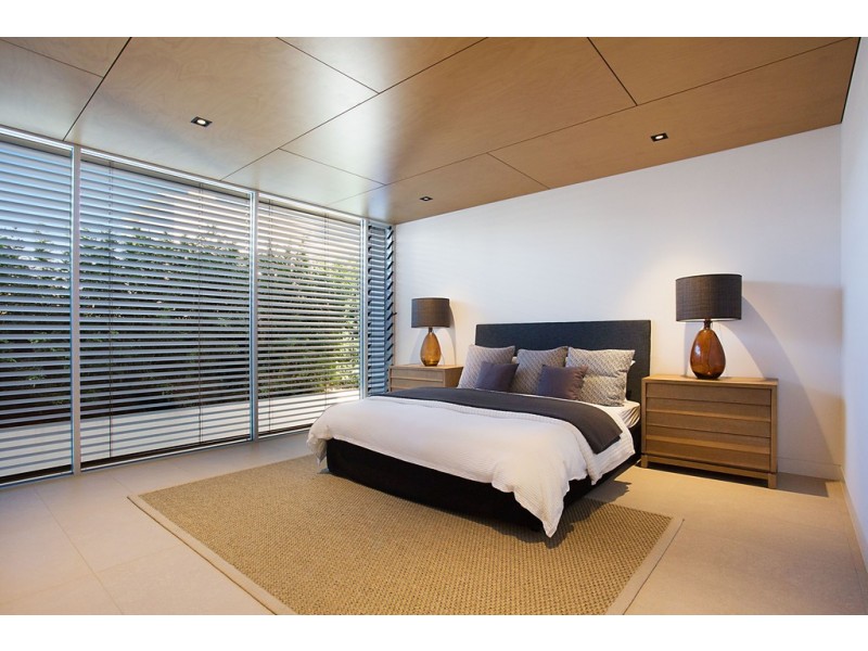 50 Woodroffe Ave, Main Beach QLD 4217