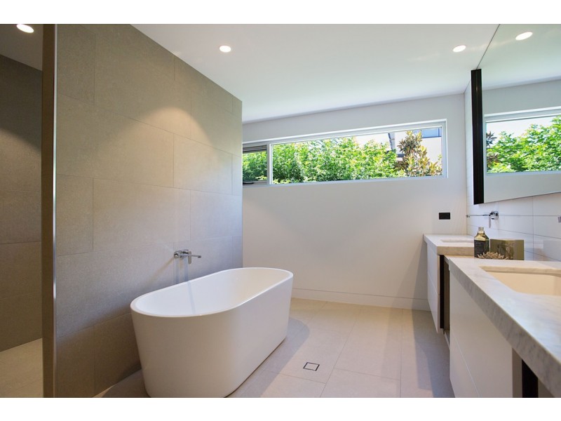 50 Woodroffe Ave, Main Beach QLD 4217