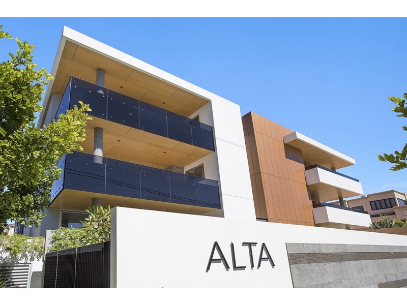 50 Woodroffe Ave, Main Beach QLD 4217