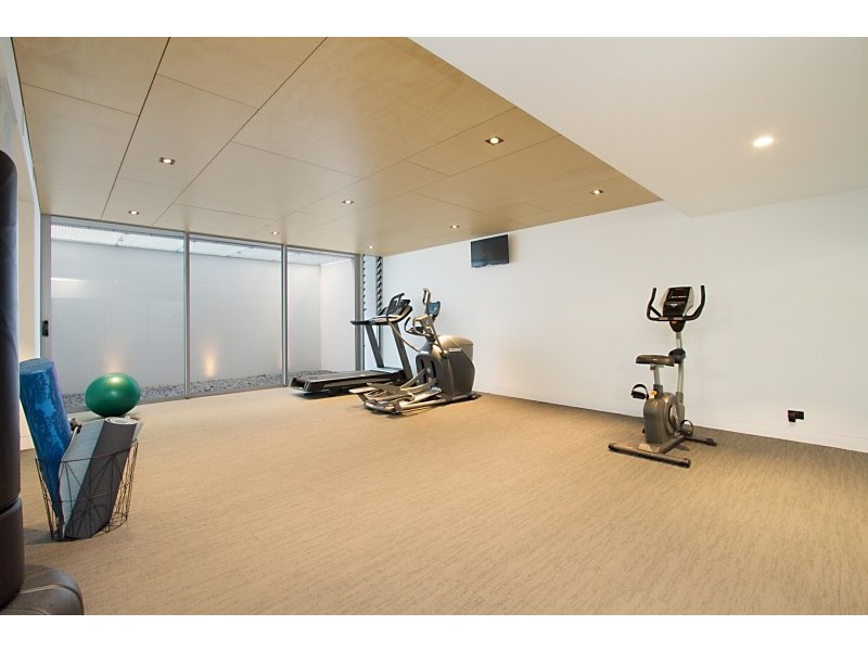 50 Woodroffe Ave, Main Beach QLD 4217