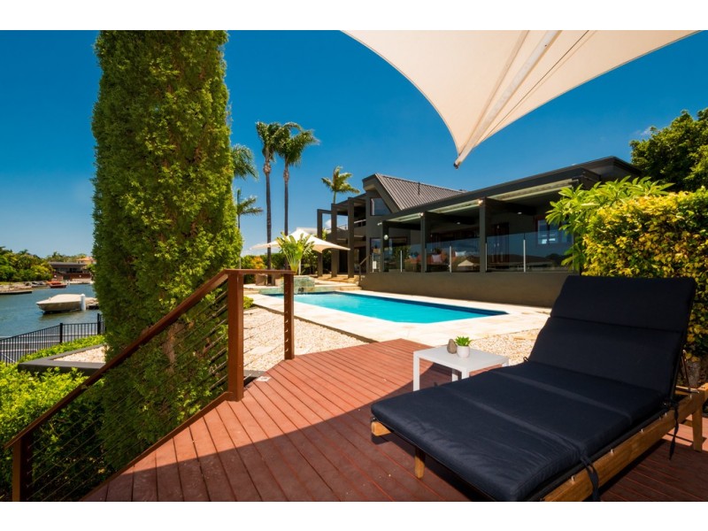6 Platypus Avenue, Sorrento QLD 4217
