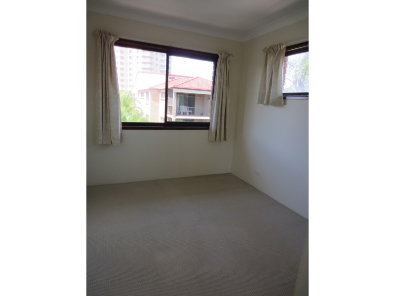 10/22 Britannia Avenue, Broadbeach QLD 4218