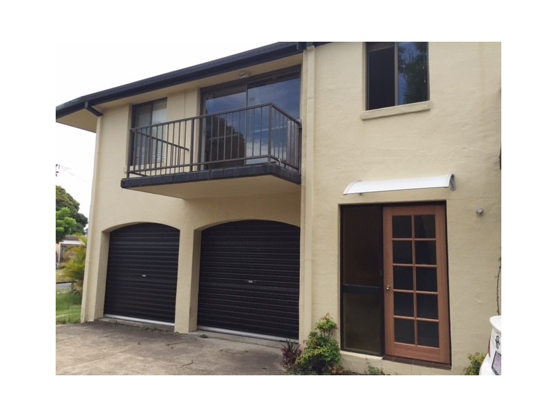 4/9 Orvieto Avenue, Mermaid Waters QLD 4218