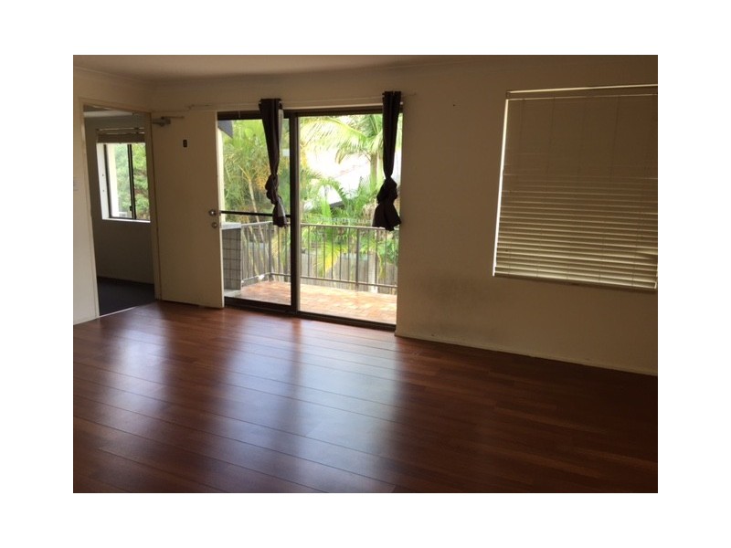 4/9 Orvieto Avenue, Mermaid Waters QLD 4218