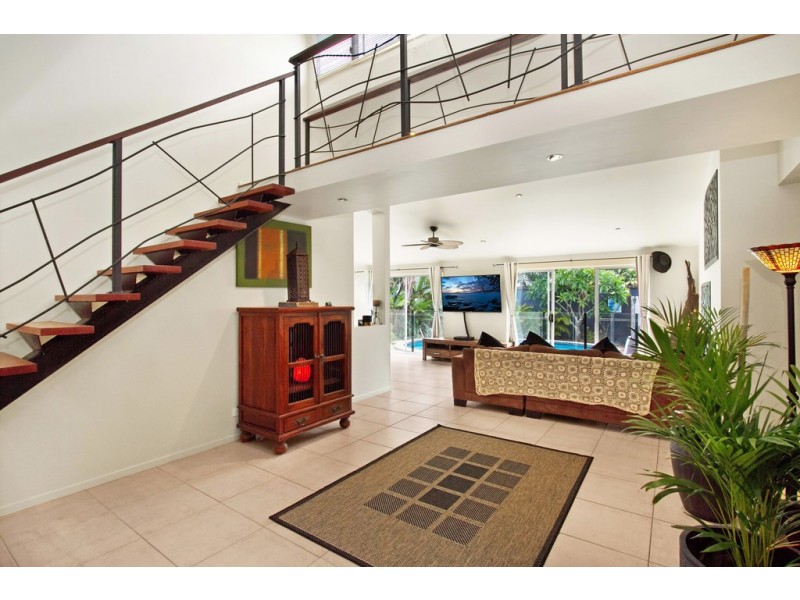 36 Allambi Avenue, Broadbeach Waters QLD 4218