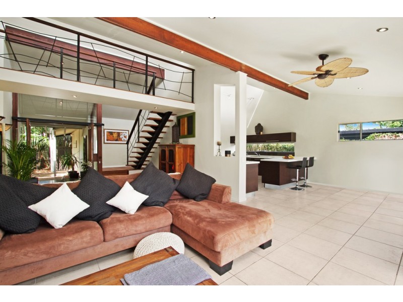 36 Allambi Avenue, Broadbeach Waters QLD 4218