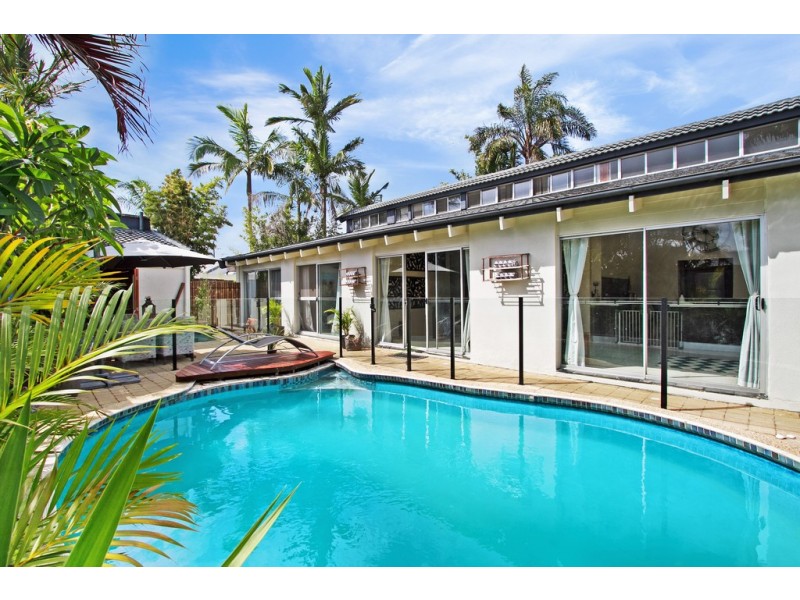 36 Allambi Avenue, Broadbeach Waters QLD 4218