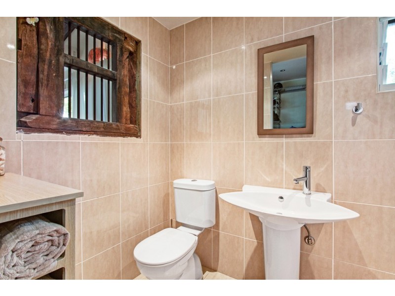 36 Allambi Avenue, Broadbeach Waters QLD 4218