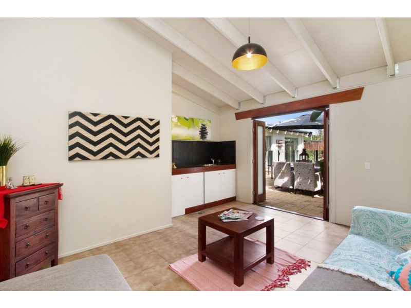 36 Allambi Avenue, Broadbeach Waters QLD 4218