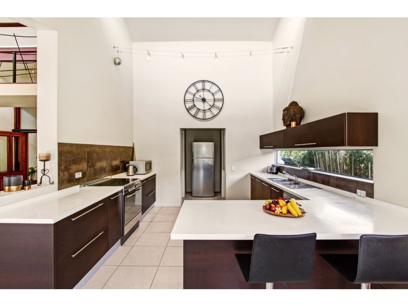 36 Allambi Avenue, Broadbeach Waters QLD 4218