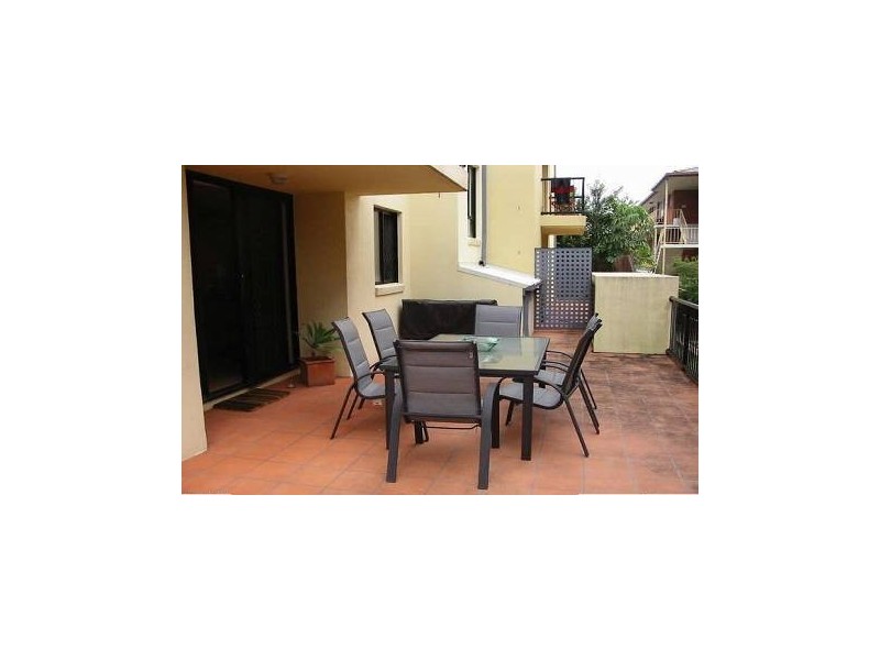 1/15 Britannia Avenue, Broadbeach QLD 4218