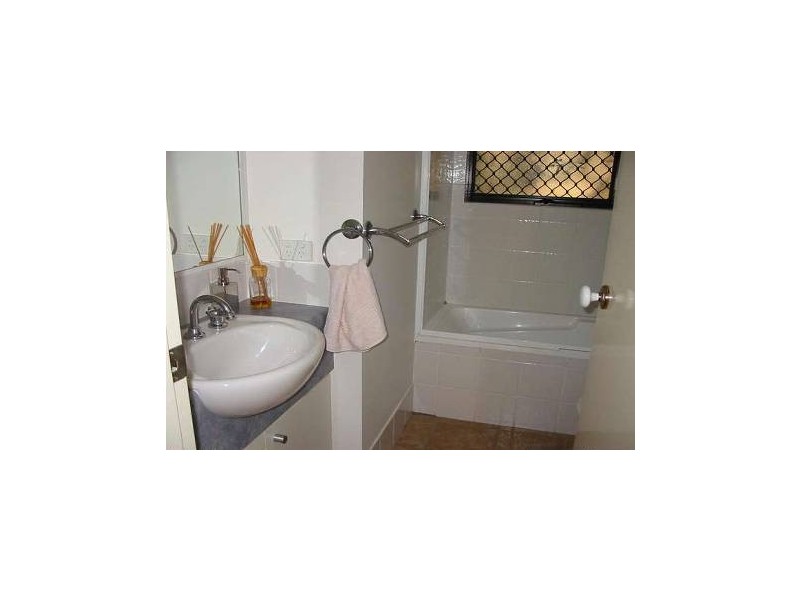 1/15 Britannia Avenue, Broadbeach QLD 4218