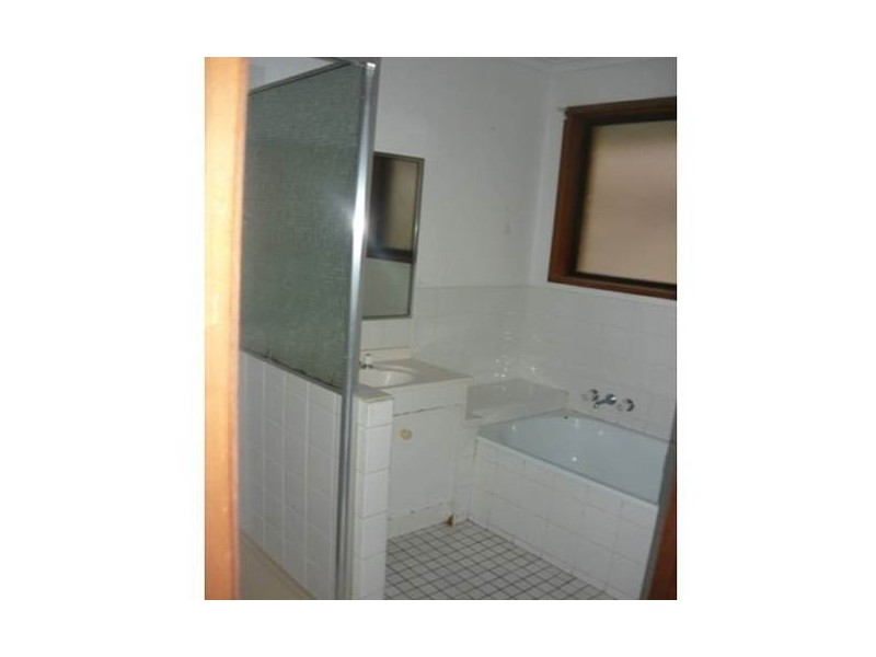 2/4 Wirth Terrace, Highland Park QLD 4211