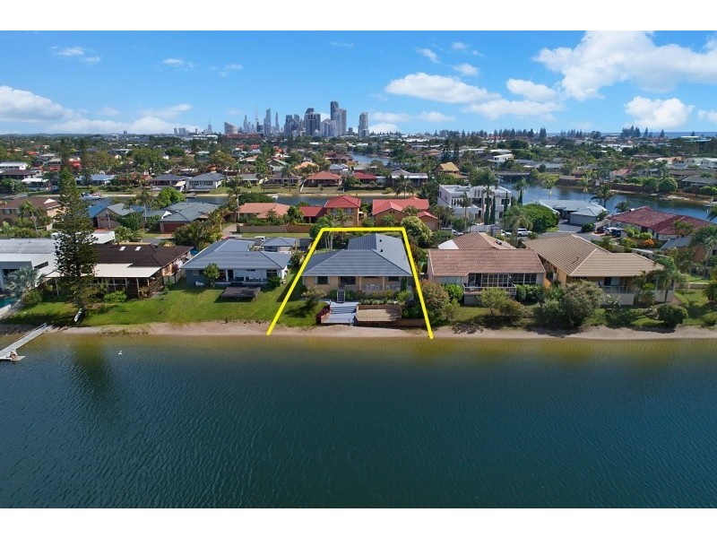 27 Weatherly Avenue, Mermaid Waters QLD 4218