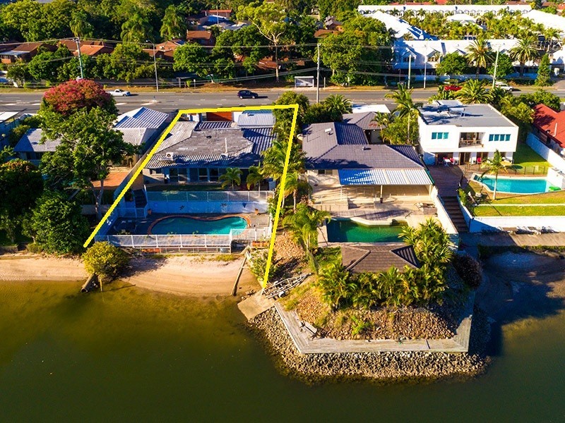 108 – 110 Salerno Street, Isle Of Capri QLD 4217