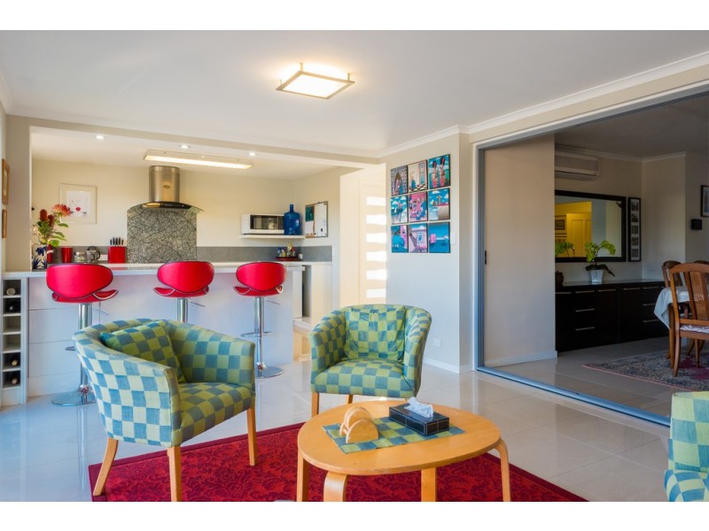 108 – 110 Salerno Street, Isle Of Capri QLD 4217