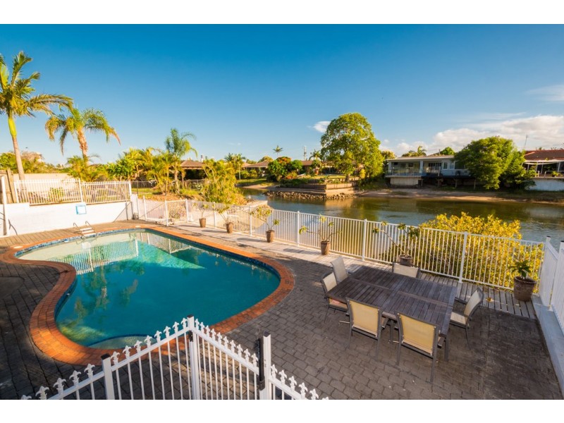 108 – 110 Salerno Street, Isle Of Capri QLD 4217