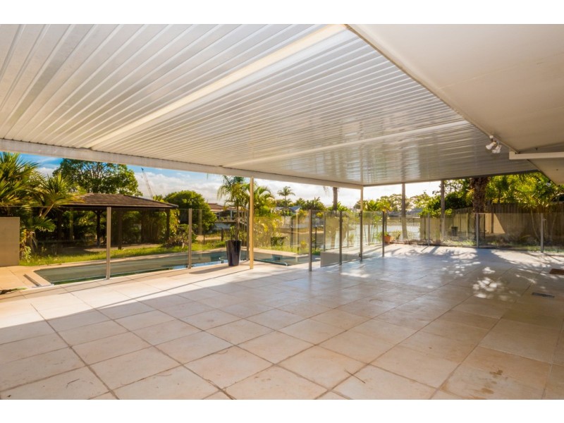 108 – 110 Salerno Street, Isle Of Capri QLD 4217