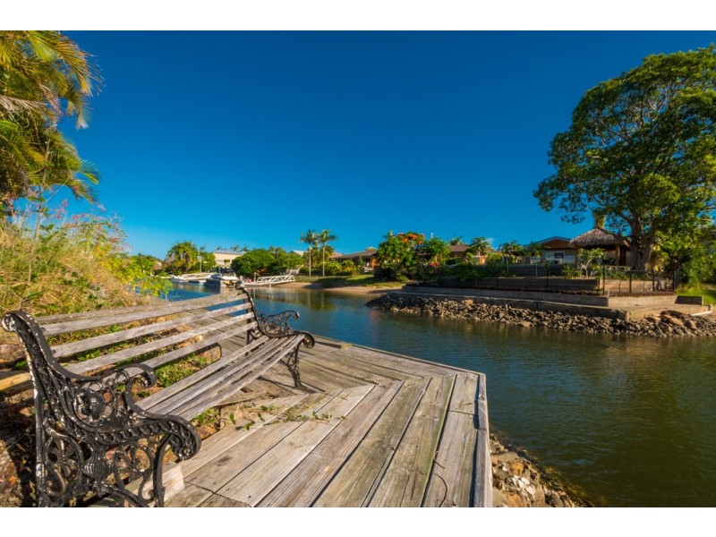 108 – 110 Salerno Street, Isle Of Capri QLD 4217