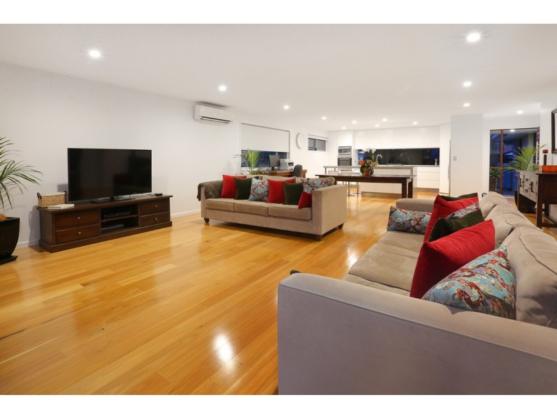 46 Alec Avenue, Mermaid Waters QLD 4218