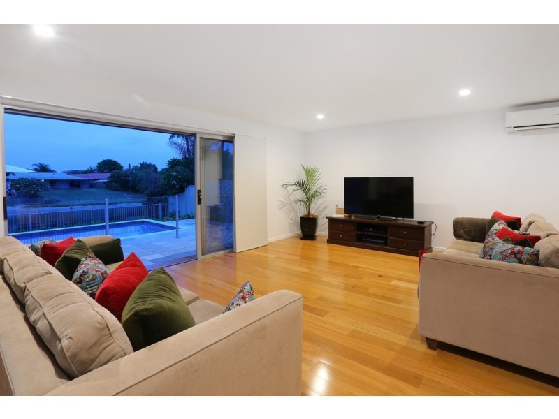 46 Alec Avenue, Mermaid Waters QLD 4218