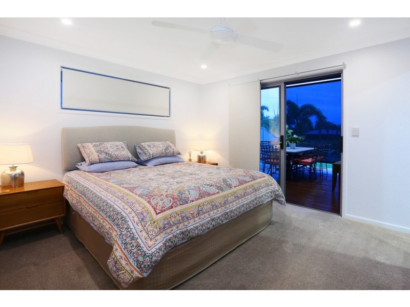 46 Alec Avenue, Mermaid Waters QLD 4218