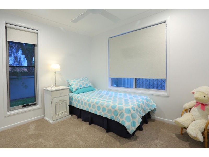 46 Alec Avenue, Mermaid Waters QLD 4218