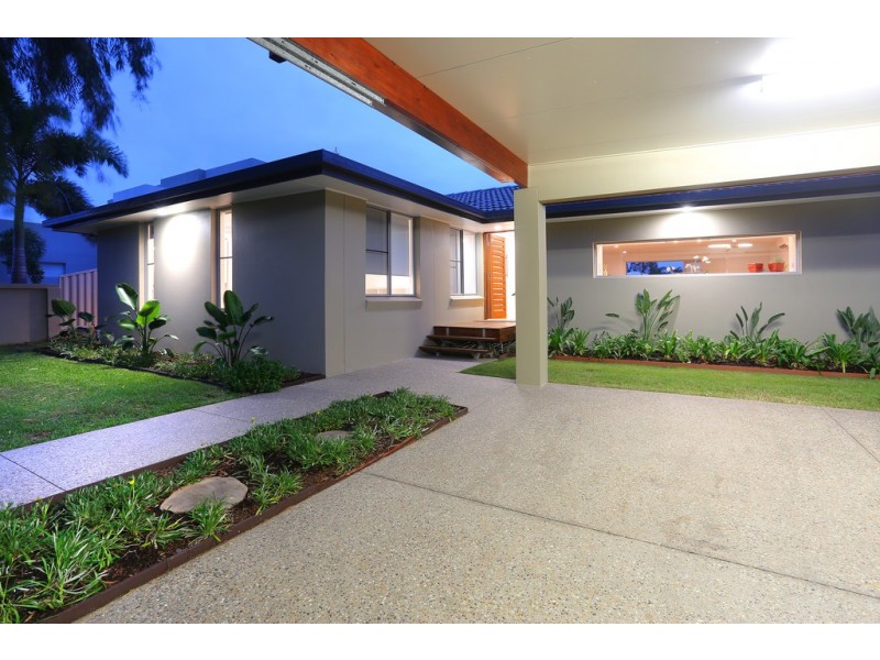 46 Alec Avenue, Mermaid Waters QLD 4218