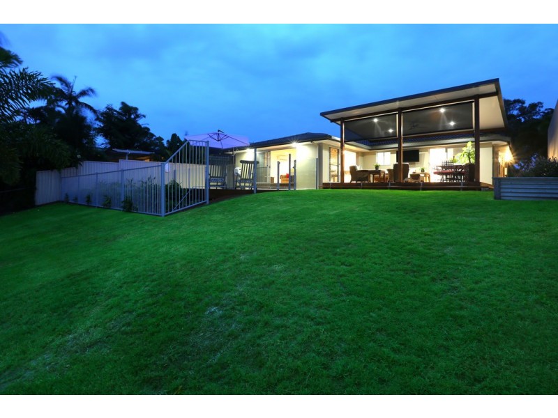 46 Alec Avenue, Mermaid Waters QLD 4218