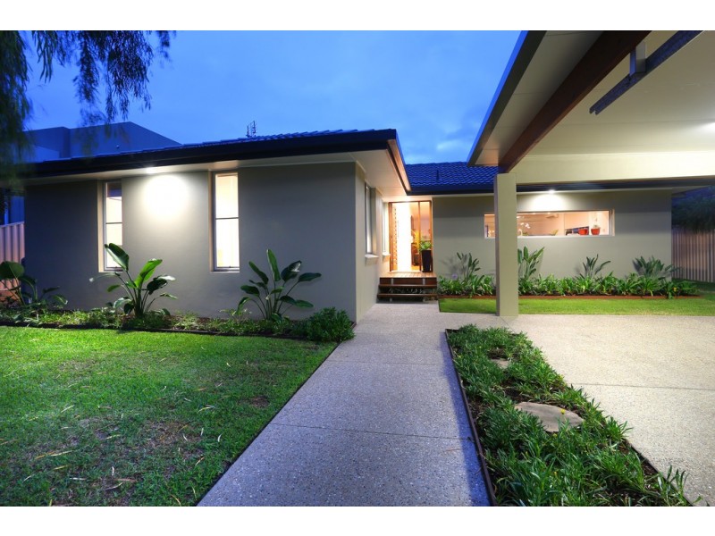 46 Alec Avenue, Mermaid Waters QLD 4218