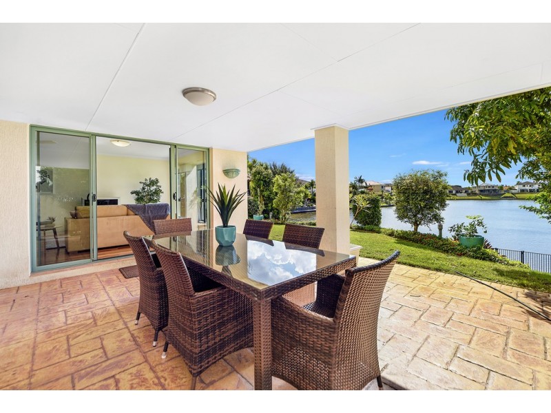176 Dunlin Drive, Burleigh Waters QLD 4220