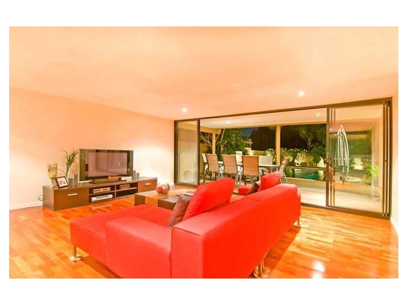 180 Burleigh Street, Burleigh Waters QLD 4220