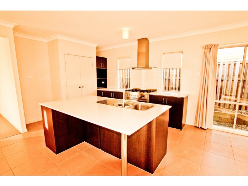 18 Summerlea Cres, Ormeau QLD 4208