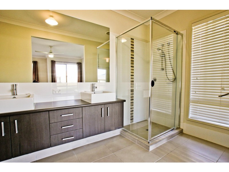 18 Summerlea Cres, Ormeau QLD 4208