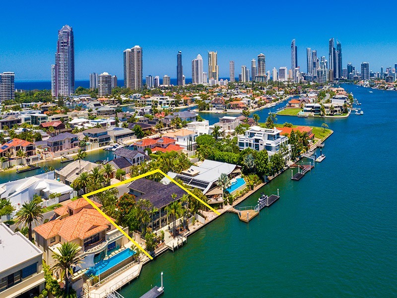 135 Commodore Drive, Paradise Waters QLD 4217