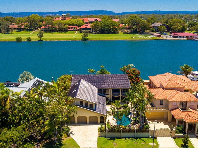 135 Commodore Drive, Paradise Waters QLD 4217