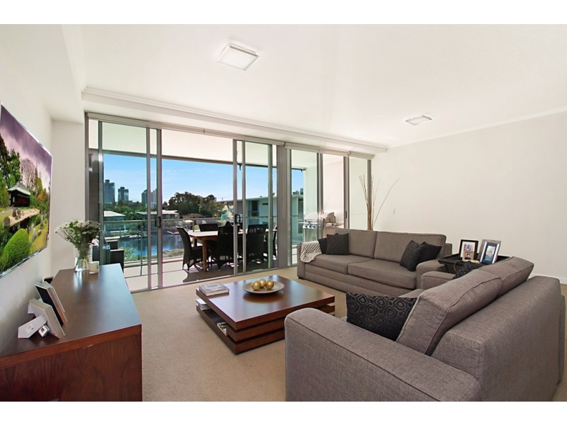 2213 ‘Freshwater Point’ 33 T E Peters Drive, Broadbeach Waters QLD 4218