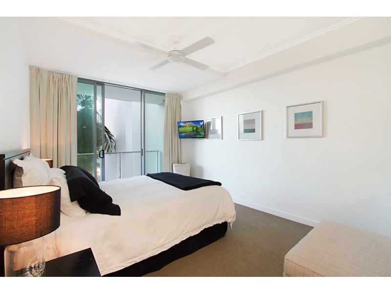 2213 ‘Freshwater Point’ 33 T E Peters Drive, Broadbeach Waters QLD 4218