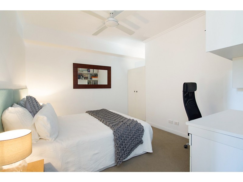 2213 ‘Freshwater Point’ 33 T E Peters Drive, Broadbeach Waters QLD 4218