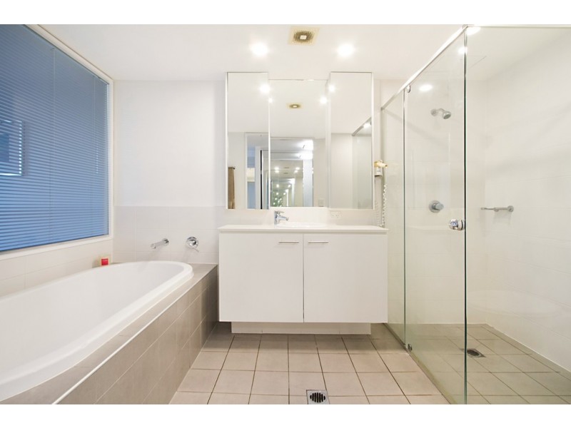 2213 ‘Freshwater Point’ 33 T E Peters Drive, Broadbeach Waters QLD 4218