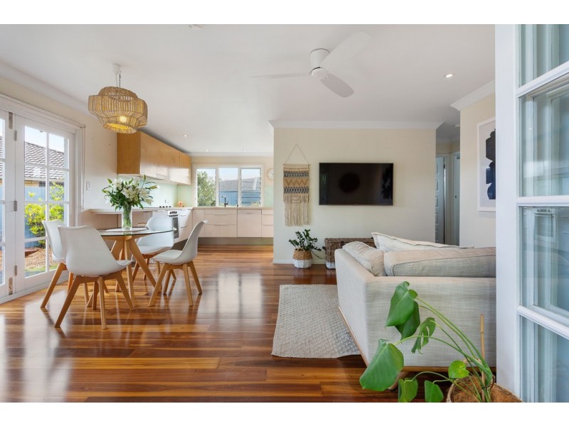 2/10 Cantwell Court, Miami QLD 4220